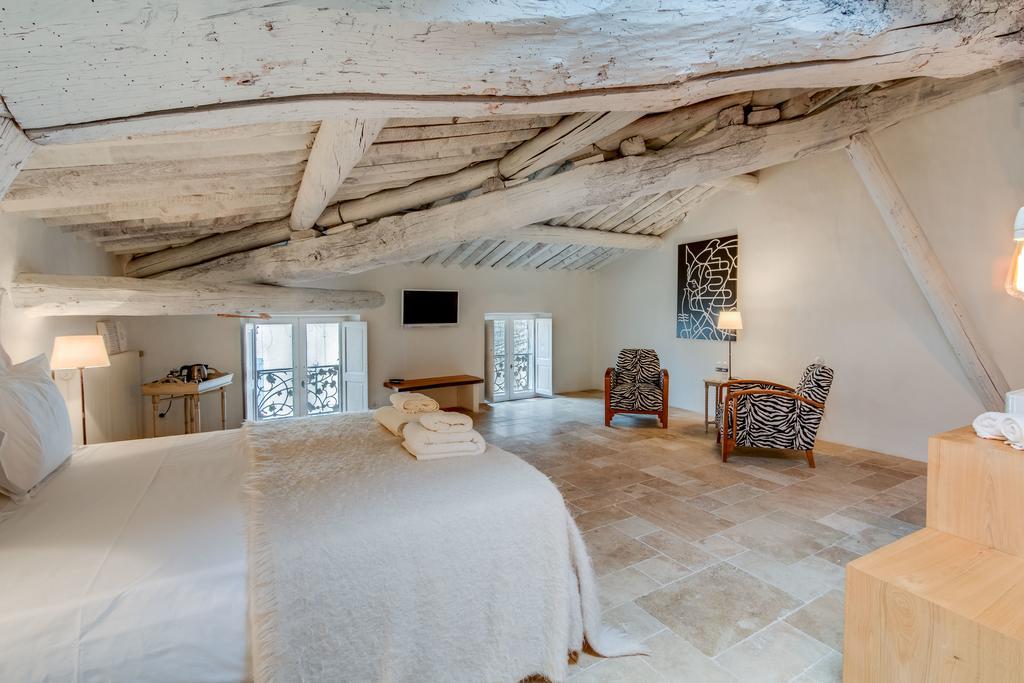La Maison De La Place Lourmarin Εξωτερικό φωτογραφία