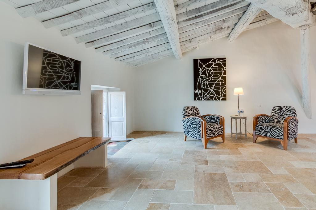 La Maison De La Place Lourmarin Εξωτερικό φωτογραφία