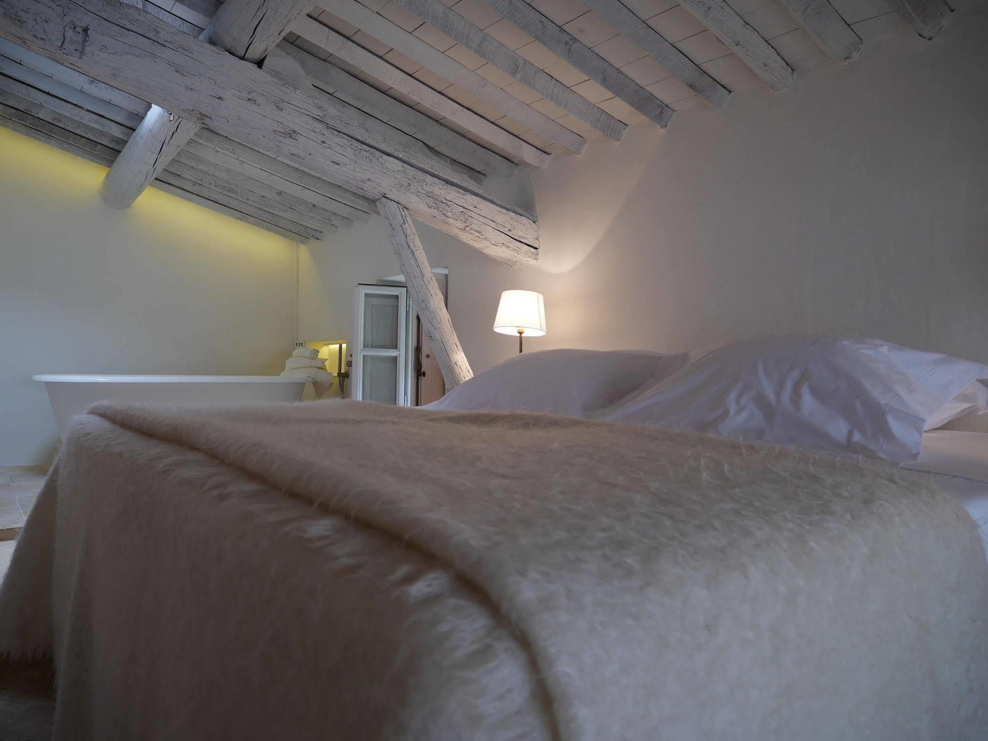La Maison De La Place Lourmarin Εξωτερικό φωτογραφία