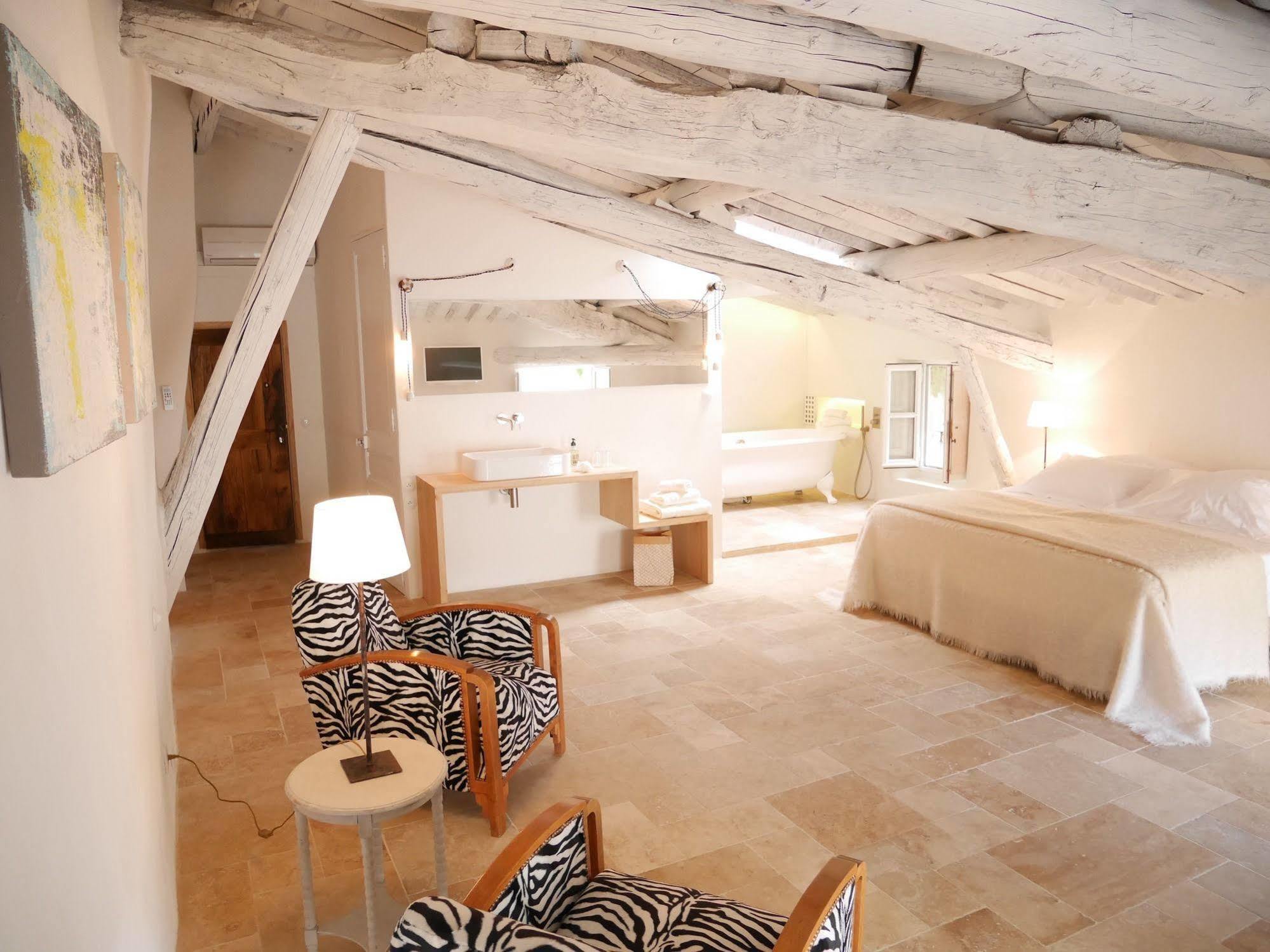 La Maison De La Place Lourmarin Εξωτερικό φωτογραφία